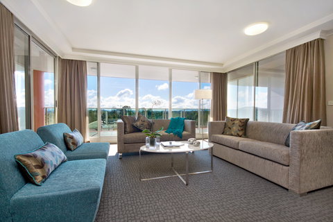 Pacific Suites Canberra - Accommodation Yamba 2