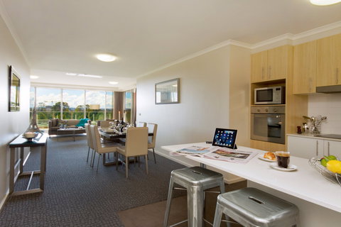 Pacific Suites Canberra - Accommodation Yamba 4