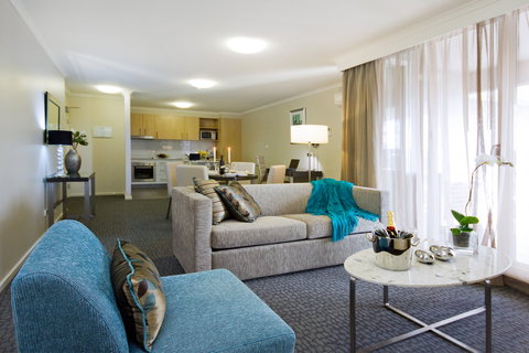 Pacific Suites Canberra - Accommodation Yamba 5
