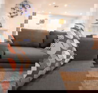 Contemporary Esprit with river reserve access - Accommodation Yamba