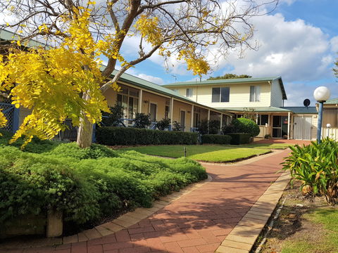 Park Avenue Holiday Units - Accommodation Yamba 0