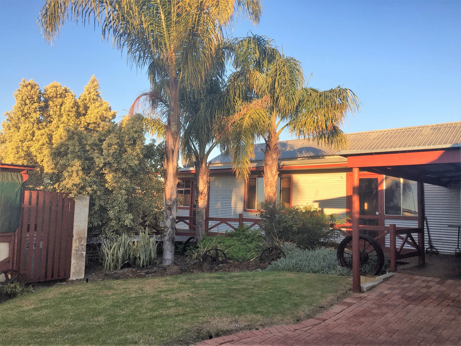 Regans Ford WA Accommodation Yamba