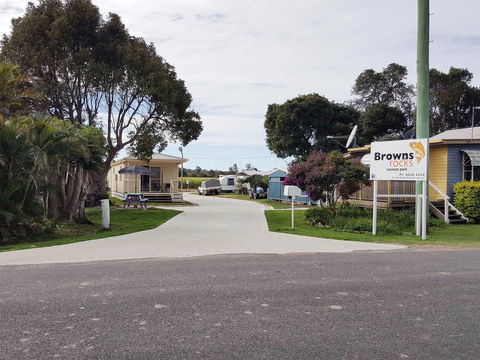 Browns Rocks Caravan Park - Accommodation Yamba 0