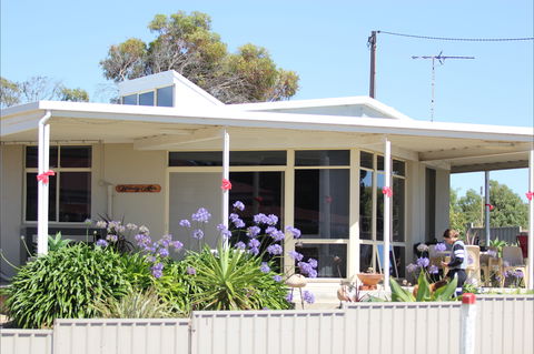 Deckadence Seafront - Accommodation Yamba 0