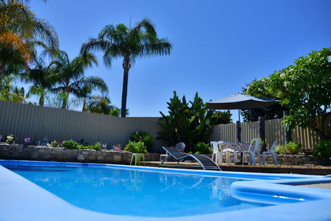 Palms Bed And Breakfast - Accommodation Yamba 0