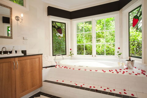 Strawberry Patch Cottage - Accommodation Yamba 1