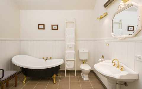 Timboon House & Stables - Accommodation Yamba 1