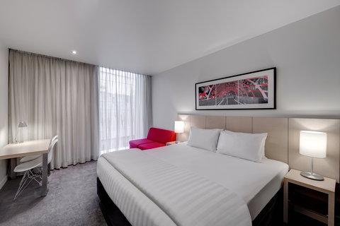 Travelodge Hotel Melbourne Docklands - Accommodation Yamba 1