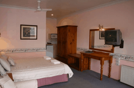 New England Motor Inn - Accommodation Yamba 1