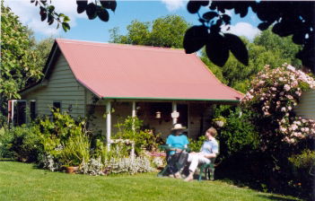 Poppys Cottage B&B - Accommodation Yamba 0