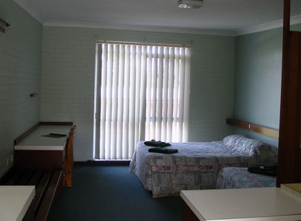 Walpole Hotel Motel - Accommodation Yamba 1