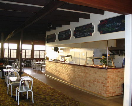Walpole Hotel Motel - Accommodation Yamba 3