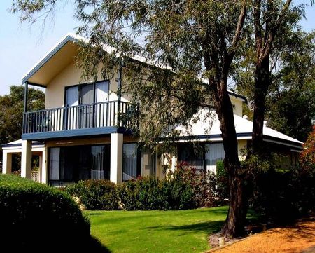 Walpole Bayside Villas - Accommodation Yamba 0