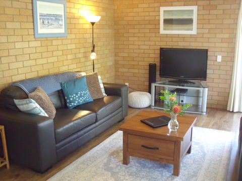 Beachcomber Apartments - Accommodation Yamba 0