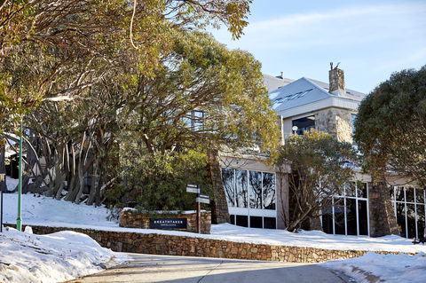 Breathtaker Hotel & Spa - Accommodation Yamba 0
