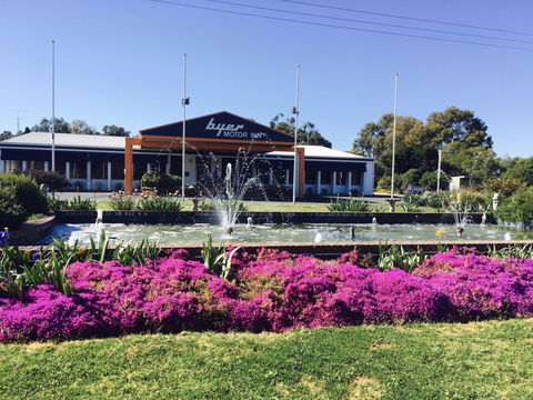Byer Fountain Motor Inn And Restaurant - Accommodation Yamba 0