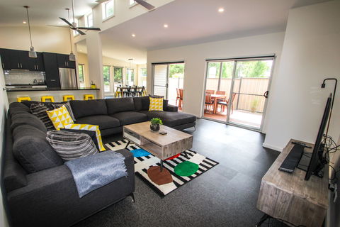 Decked Out At Bright - Accommodation Yamba 0