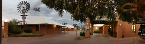 Mud Hut Motel - Accommodation Yamba 0