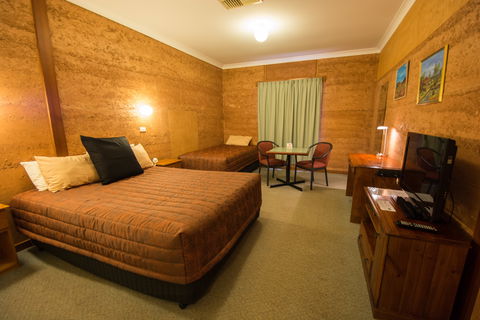 Mud Hut Motel - Accommodation Yamba 2