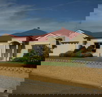 New Ladsys - Accommodation Yamba
