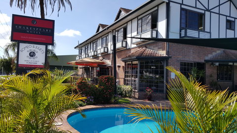 Shakespeare Motel - Accommodation Yamba 0