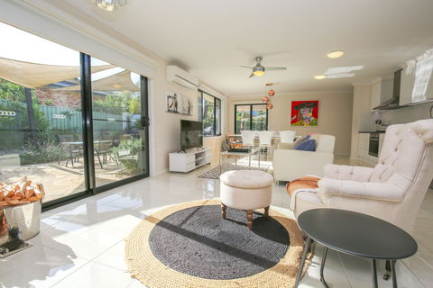 Bright Uptown - Accommodation Yamba 0
