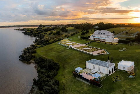Campbell Point House - Accommodation Yamba 0
