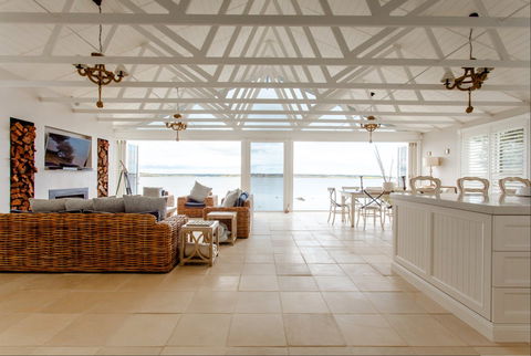 Campbell Point House - Accommodation Yamba 2