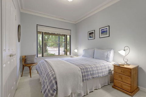 Cottage Retreat/Shady Cottage - Accommodation Yamba 1