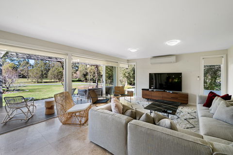 CUB Country House - Berry - Accommodation Yamba 1