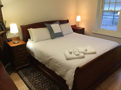 MacDonnell House, Naracoorte - Accommodation Yamba 1