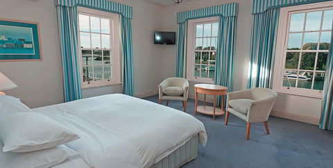 Oscars Waterfront Boutique Hotel - Accommodation Yamba 1