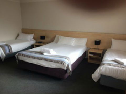 Red Cedar Motel: Muswellbrook - Accommodation Yamba 0