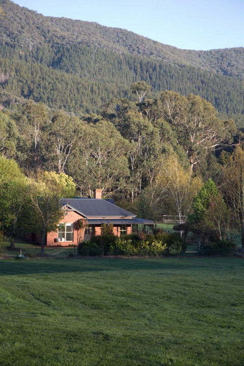 Ridge Line Riders Luxury Retreat - Accommodation Yamba 1