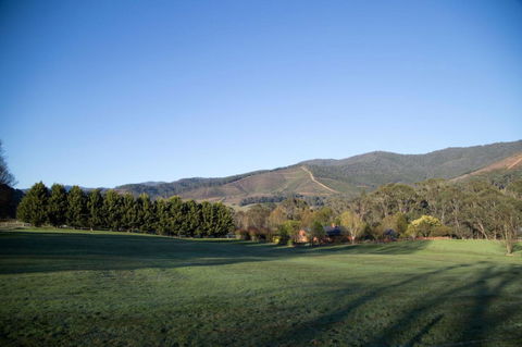 Ridge Line Riders Luxury Retreat - Accommodation Yamba 2