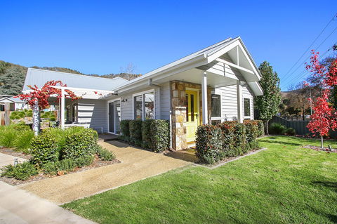 Summer Home - Our Place At Bright - Accommodation Yamba 0