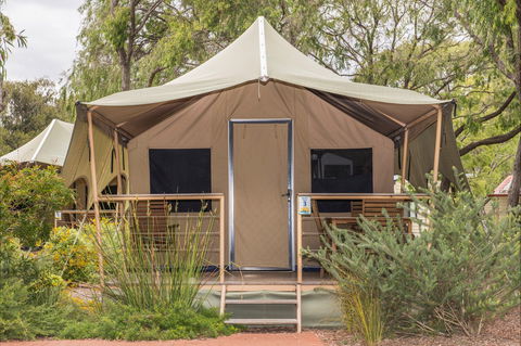 Amblin Holiday Park - Accommodation Yamba 0