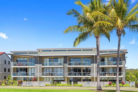 Beaches On Lammermoor Apartments - Accommodation Yamba 0