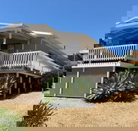 Catching Waves - Accommodation Yamba