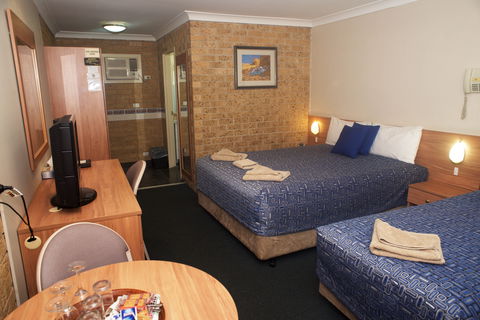 Forest Lodge Motor Inn And Restaurant - Accommodation Yamba 1