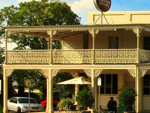 Hibernian Hotel Apartments - Accommodation Yamba 2