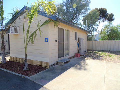 Moonta Bay Cabins - Cabin 2 - Accommodation Yamba 0