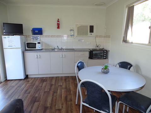 Moonta Bay Cabins - Cabin 2 - Accommodation Yamba 1