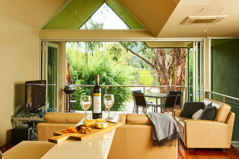 No. 6 Luxury Private Haven - Accommodation Yamba 1