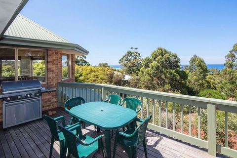 Ocean House - Accommodation Yamba 1