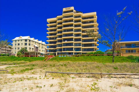 Pelican Sands Beach Resort - Accommodation Yamba 1