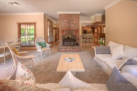 Pine Crest - Accommodation Yamba 1