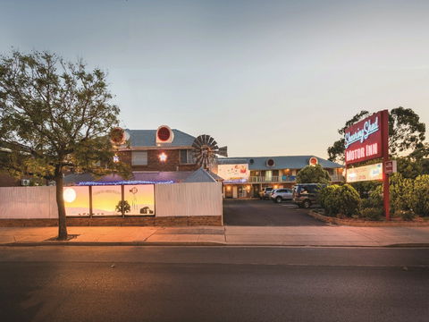 Shearing Shed Motor Inn - Open - Accommodation Yamba 0