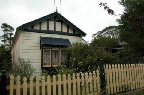 Tugin Cottage - Accommodation Yamba 0