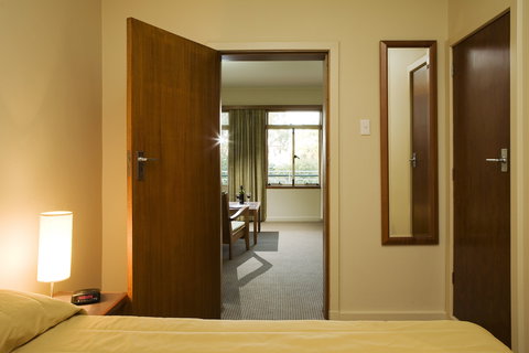 University House - Accommodation Yamba 2